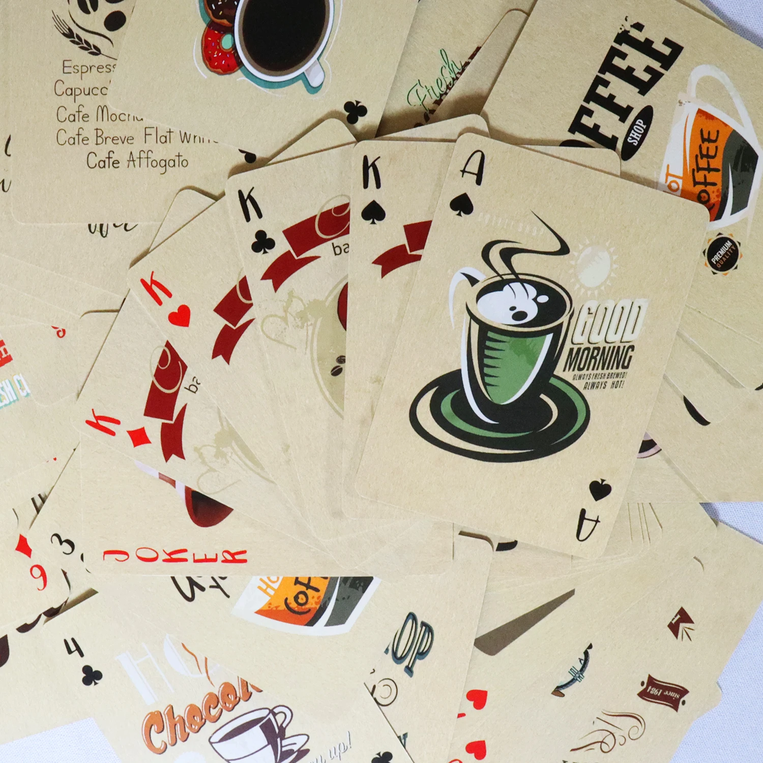 Koffiepapier speelkaarten Vint - Board Game Yearbook recensie en prijs