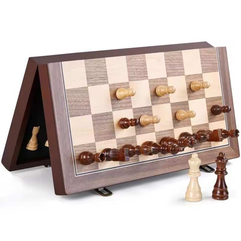 Houten magnetisch schaakspel v - Board Game Yearbook recensie en prijs